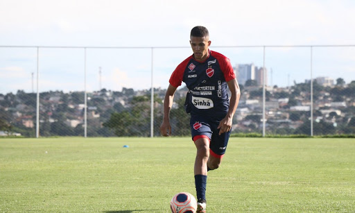 Volante Pablo Roberto Destaque Do Vila Nova Vai Para O Bahia Futebol